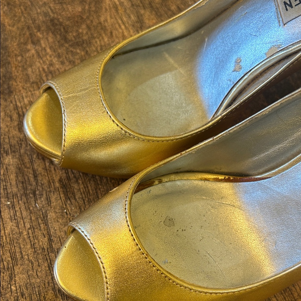 Steve Madden Metallic Gold Peep-Toe Heels - Picture 6 of 9